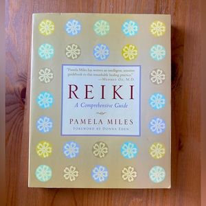 Reiki: A Comprehensive Guide by Pamela Miles paperback holistic book